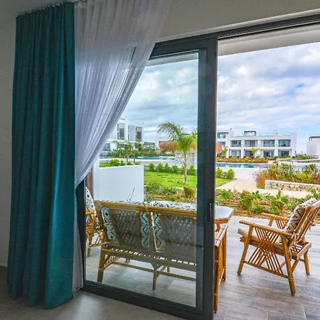 Deja Blue Cyprus Apartament *